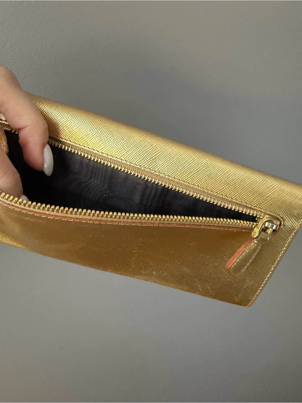 Authentic Vintage Prada Metallic Gold Saffiano Continental Clutch Wallet - Picture 16 of 16